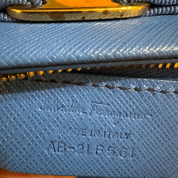 Salvatore Ferragamo Blue Leather Vara Bow Chain Shoulder Bag - Picture 3 of 14